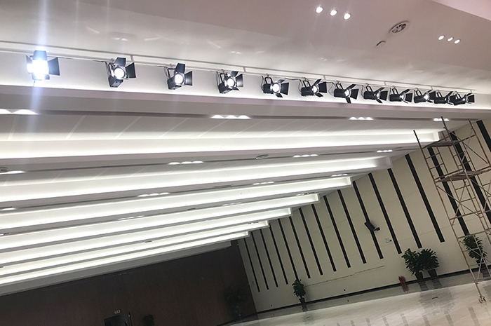 万家照明入驻天津滨港电镀产业基地高清会议室照明